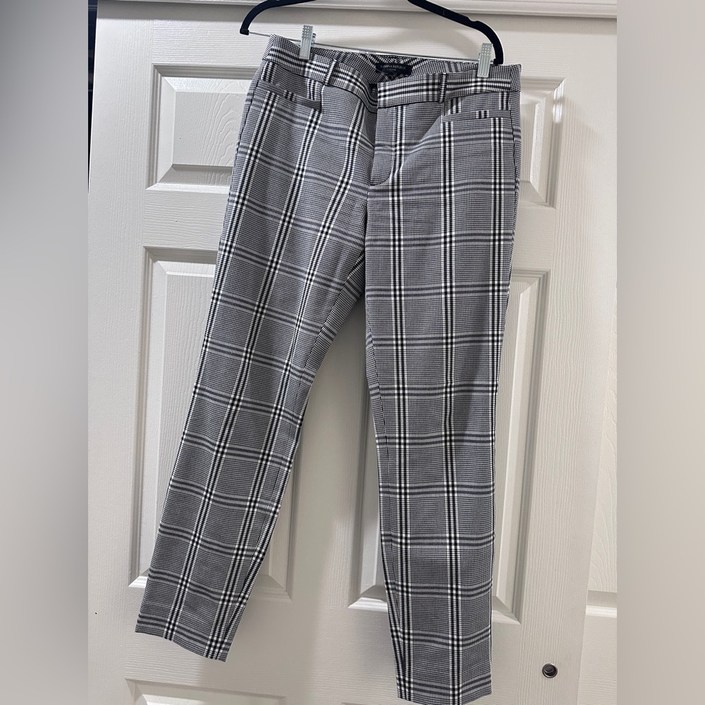 Banana Republic Women’s Black and White Checkered Pants